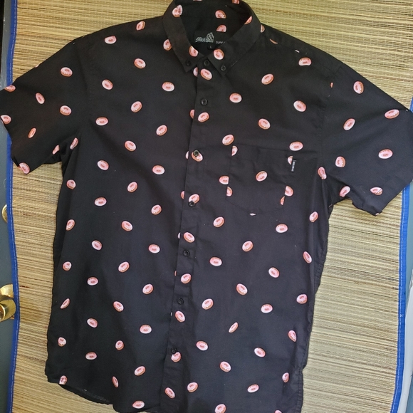 Molokai Surf Co: Donuts w/ Delicious Pink Icing - Picture 6 of 7